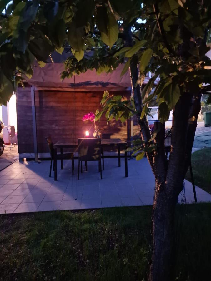 Apartments Poretti For 2,In Center Parking Free In The Yard,6 Min Beach Walk Rovinj Exterior foto