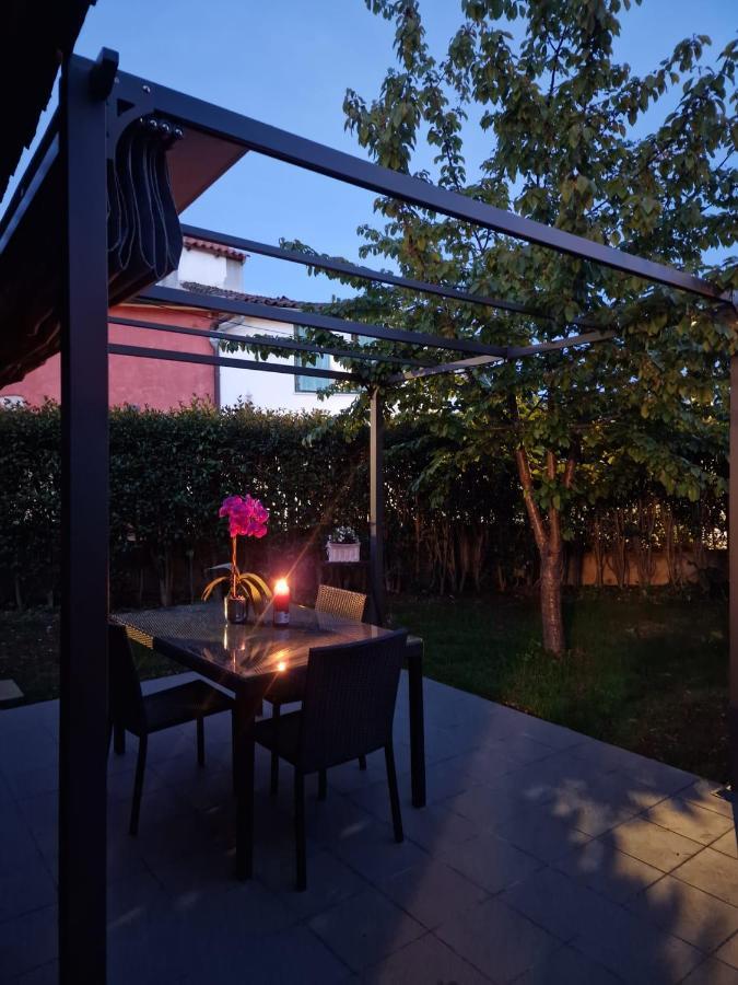 Apartments Poretti For 2,In Center Parking Free In The Yard,6 Min Beach Walk Rovinj Exterior foto